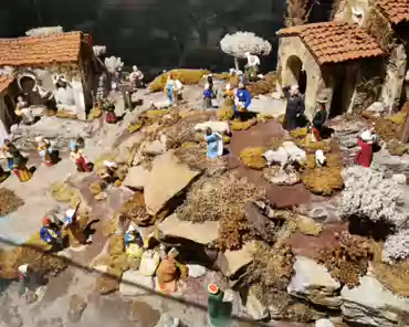 IMG_20191209_141043 France (statues, 1958, Marcel Carbonel) and Canada (background, 1983, Marcel Chabot),