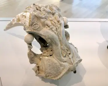 IMG_20191212_141320 Luke Airut, Carved walrus skull, bone, ivory, serpentine, 1990.