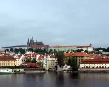 dscf0008 Prague castle from Charles bridge.