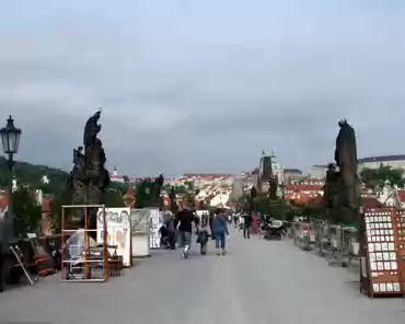 dscf0009 Statues on Charles bridge.