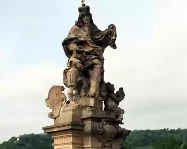 dscf0012 Statue on Charles bridge.