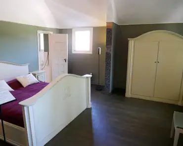 P1110628 Saarinen's bedroom.