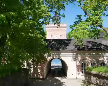 P1110375 Main gate of the fortress.