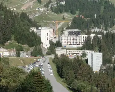 P1000824 Overview of the ski resort.