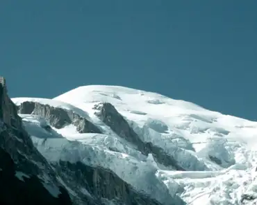 P1000851 Summit of Mont-Blanc at 4810m.