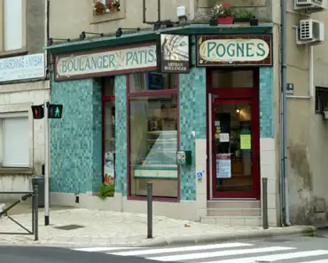 051 Pogne is a kind of local bread.