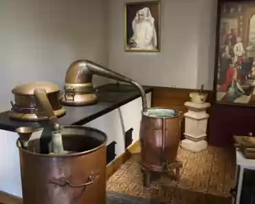 IMG_4040 Pierrette Monnet (1557-1628) was in charge of the pharmacy (top left).