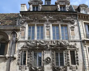 IMG_0201 Maillard house: it was built for Jean Maillard, Mayor of Dijon in 1560. The sculpted tacade presents a wide range of Renaissance decorations: broken pediments,...