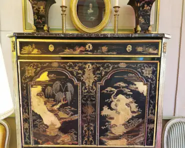 IMG_20210524_173200 Louis XVI furniture with Chinese lacquerware.