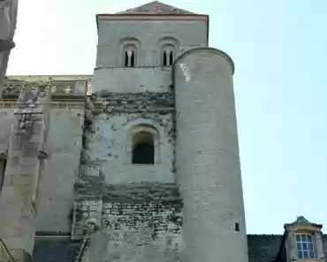 P1170620 Hasting tower, 11th and 12th centuries, the only part of the former romanesque cathedral that was integrated to the new gothic cathedral.
