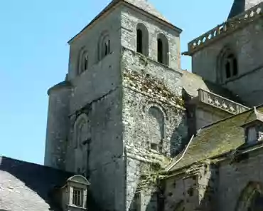P1170632 Hasting tower, 11th and 12th centuries, the only part of the former romanesque cathedral that was integrated to the new gothic cathedral.
