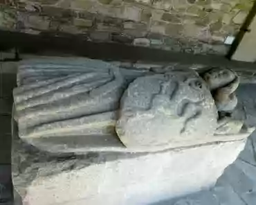 P1170612 Alain de Vitré, died in 1197, tomb from the 13th century.