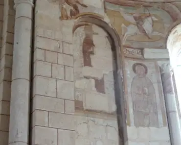 P1200215 11th century frescoes.