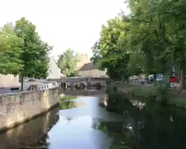 043 The banks of the Eure river.