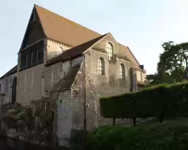 046 A former church, which apse was built on a bridge across the Eure river.