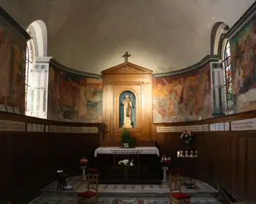 154 St Marcoul chapel, decorated by 2 women (Miss Rolland and Casolani), in 1947.