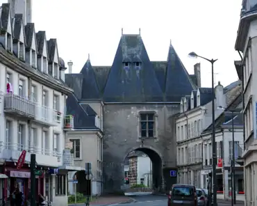 P1110336 Saint-Georges gate, 14-16th centuries.