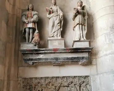 IMG_20211111_144236 Top: Saint Mammès holding his bowels, 16th century; Saint Catherine holding a book, 17th century; Saint Stephen, 17th century. Bottom: annunciation, 15th...
