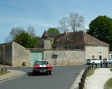 P1160135 Village of Blandy-les-Tours.