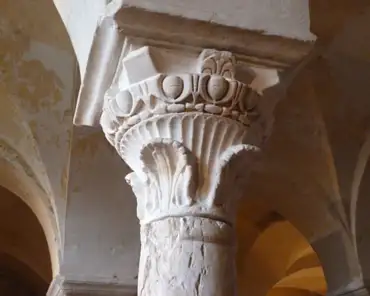 P1160094 7th century column capital.