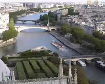 p8200049 Seine river.