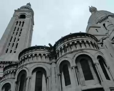 P1120081 The bell tower holds the largest bell in France (diameter: 3m; 19 tons).