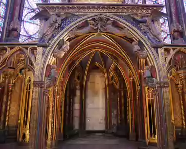 P1070257 Choir, where the relics once stood (there are now kept at Notre-Dame ).