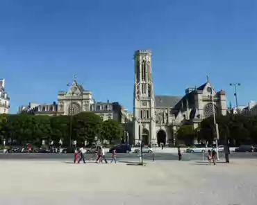 p1040699 The church of St Germain l'Auxerrois (right side of the photo) is located across the main facade of Le Louvre.