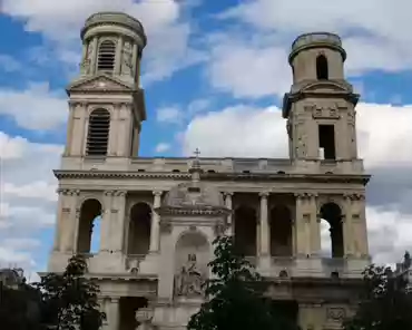 P1030292 The south tower was left unfinished and is 5m shorter than the north tower.