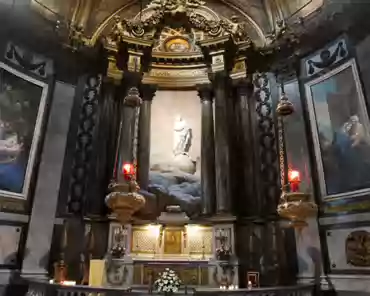 P1030315 Chapel of the Virgin, late 18th century.