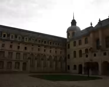 IMG_5204 From 1624, the chatellanie des Bourbons, once under the control of the Valois, was adapted to the new needs of the religious community by the construction of...