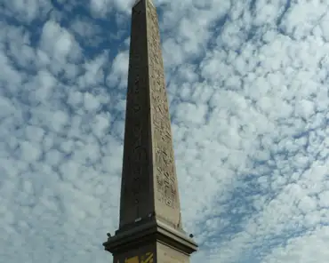 P1110190 Obelisque on Concorde square.