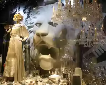 IMG_0675 Chrismas window in Le Printemps (2011).