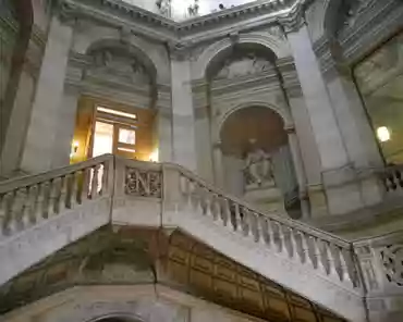 P1060563 Grand staircase.