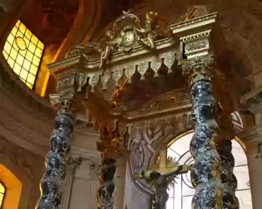 img_3367 The neo-baroque altar (mid 19th century).