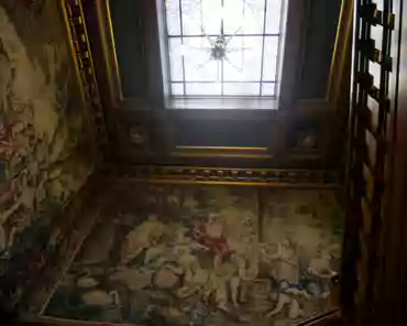 P1060468 Grand staircase.