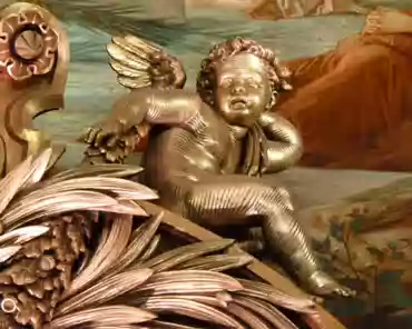 P1020969 Clock in the grand foyer.