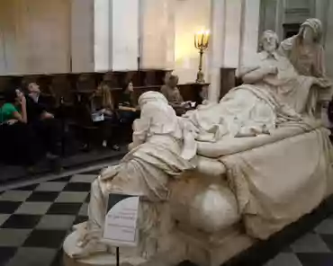 IMG_9713 Sarcophaegus of Richelieu, marble, sculpted by Girardon in the late 17th century.