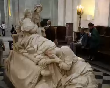 IMG_9715 Richelieu obtained a doctorate from La Sorbonne in theology in 1607. In 1622 he becomes head of La Sorbonne, and also a cardinal. In 1624 he is the main...