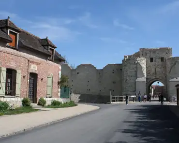 002 St Jean gate, 12th century, on the route leading to Paris.