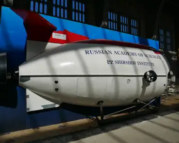 P1180922 Russian submarine for undersea exploration: Mir, 1987.