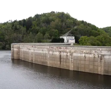 20140501-135633 Dam on the Dordogne river.