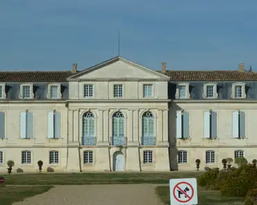 P1290702 Gateaudière castle, 18th century.