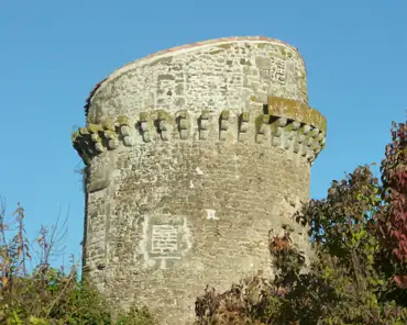 P1290476 Marconnay castle, 15th century.