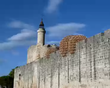 P1200427 After 1686, protestants, which inhabited much of the city, were jailed in the fortified towers.