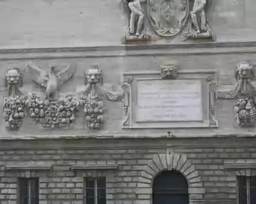 137 Hotel des monnaies, erected in memory of pope Paul V in the early 17th century, in plain baroque style.