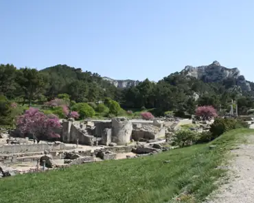 032 The civilization called "Glanics" (belonging to the Gauls people of Provence) throve during the 6-2th centuries BC by the slopes of the Alpilles mountains. The...