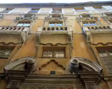 IMG_8504 Lascaris palace, built in 1657, modified in 1706 and 1750. The mansion was built for an important family of the Nice nobility, the Lascaris. The facade is in...