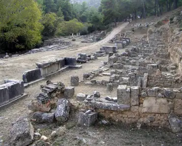 pb010275 Back: temple of Amphiaraos. Front: bases for statues.