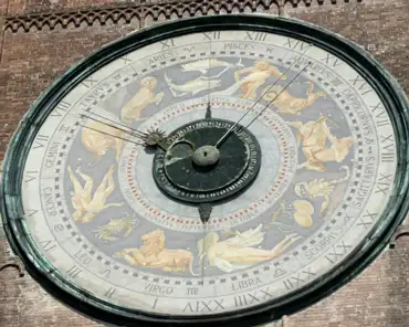 P1200081 Astronomical clock dial, 8.44m diamater (56 sqm), late 16th century. It is the largest astronomical clock in the world.